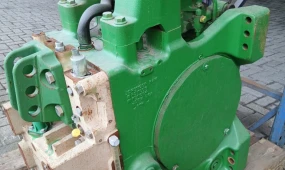 44001_1 JD achterbrug+PTO