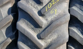 1023 E