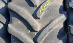 1042 E