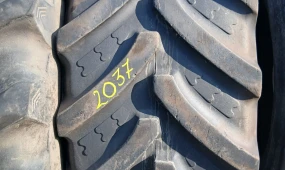 2037 E