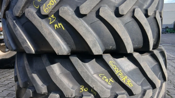 1086_3 Ceat  R30 27mm