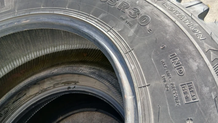 3026_3 Nokian Tri2 R30