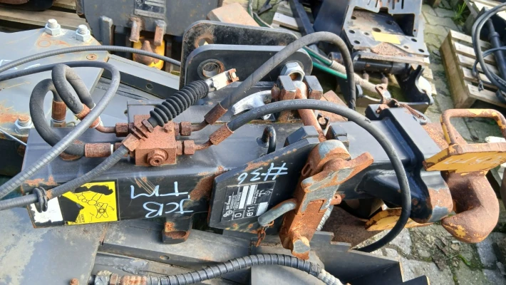 3636_1 puh JCB Tm