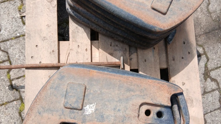 3742_1 Case weights
