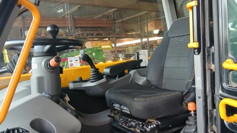 25488_3 JCB 542-70