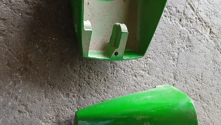 3935_1 JD koplamp kap L34897