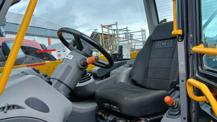 25488_4 JCB 542