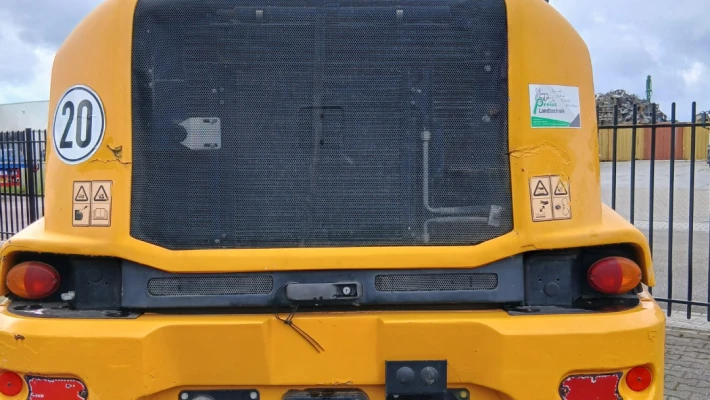 26633_3 JCB TM320