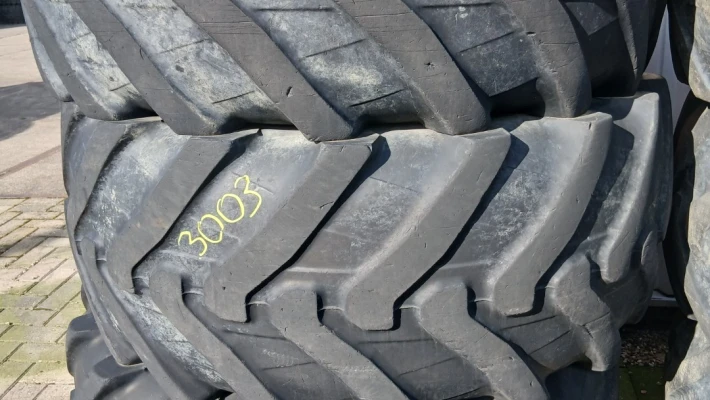 3003_1 IND Trel  TH400 19.5LR24