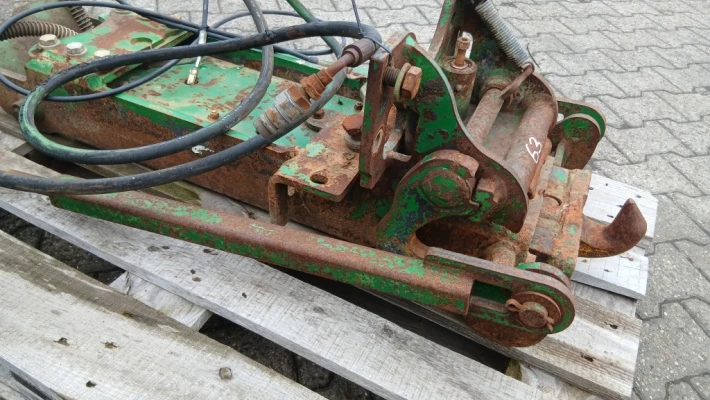 3663_2 pickup hitch JD