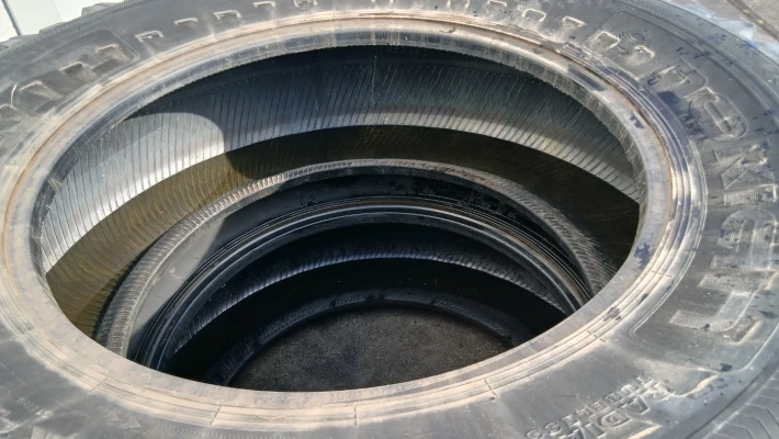 3025_2 Nokian Tri2 R42