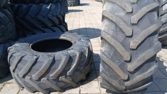 1090_2 Trel 60065R28 TM800