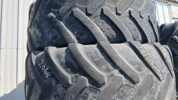 2064 BKT tires R42